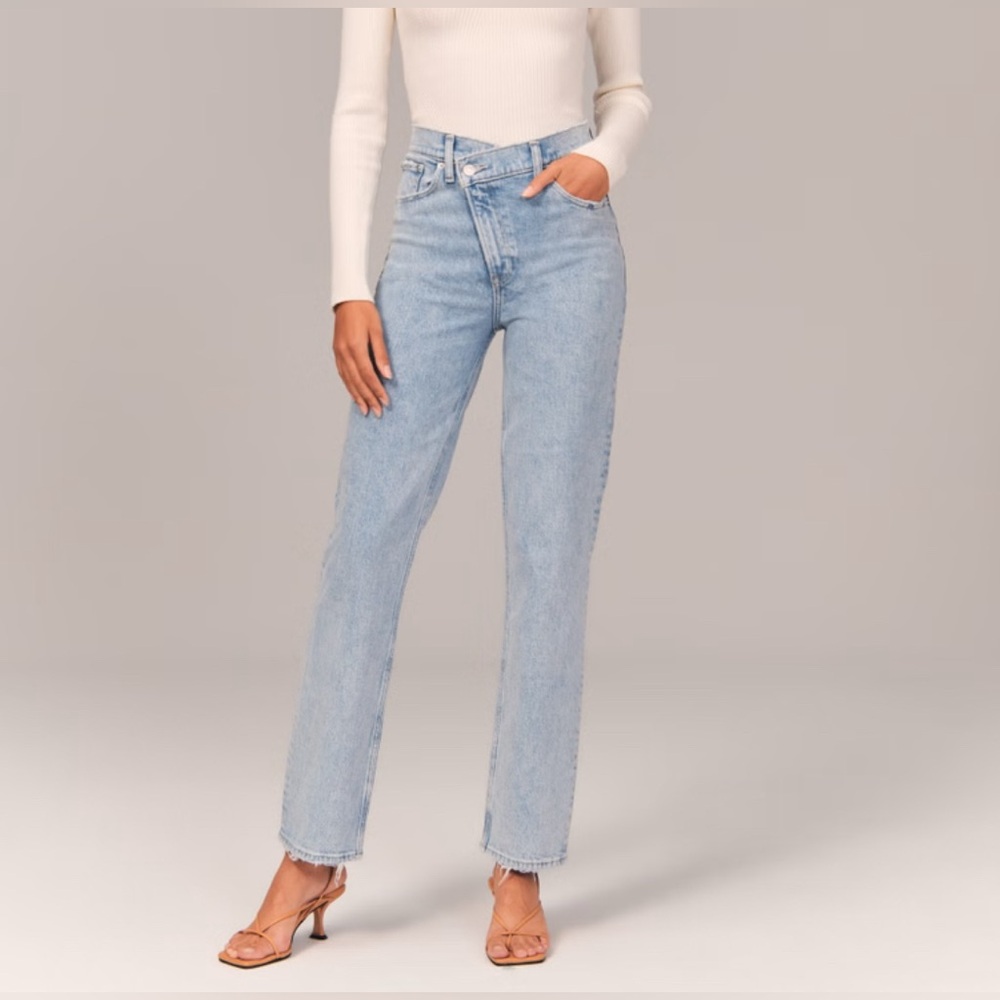 Abercrombie & Fitch Cross Button Jean